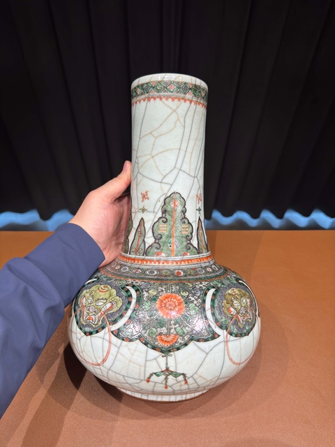 古玩陶瓷哥釉五彩瓶真品鑒賞圖