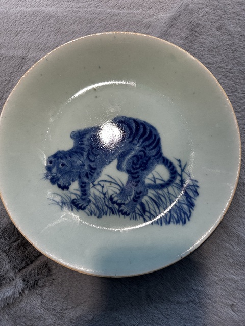 古玩陶瓷豆青釉盤真品鑒賞圖