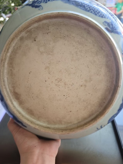 古玩陶瓷過墻龍紋青花盤真品鑒賞圖