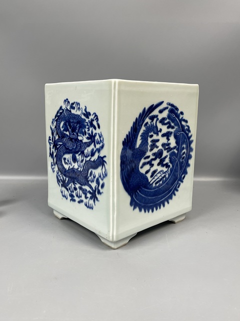 古玩陶瓷青花方盆真品鑒賞圖