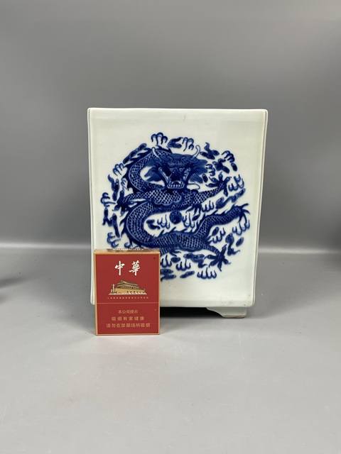 古玩陶瓷青花方盆真品鑒賞圖