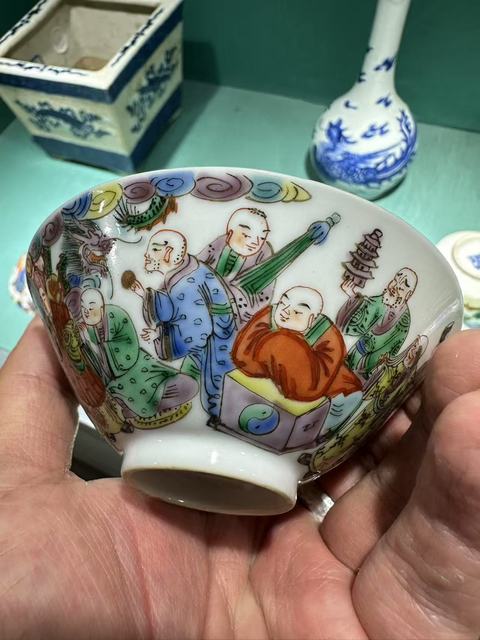 古玩陶瓷十八羅漢粉彩杯真品鑒賞圖