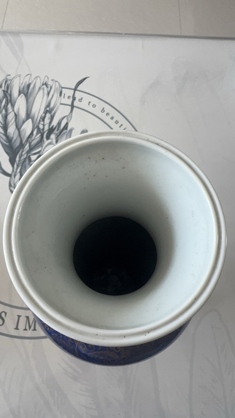 古玩陶瓷霽藍(lán)釉描金花卉盤口瓶真品鑒賞圖