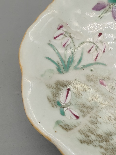 古玩陶瓷花蝶紋粉彩盤(pán)真品鑒賞圖