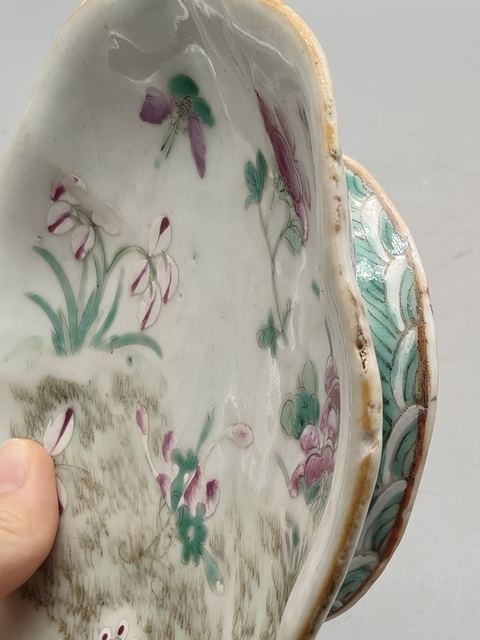 古玩陶瓷花蝶紋粉彩盤(pán)真品鑒賞圖