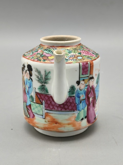 古玩陶瓷人物紋廣彩執壺真品鑒賞圖
