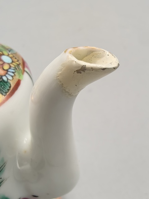 古玩陶瓷人物紋廣彩執壺真品鑒賞圖