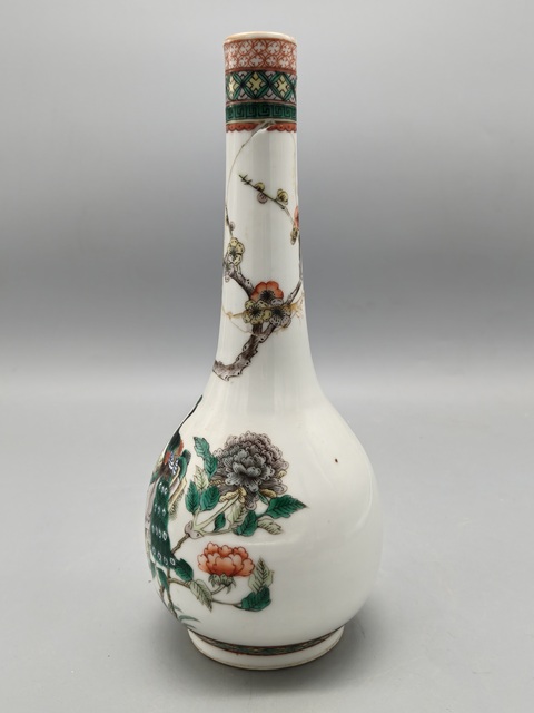 古玩陶瓷花鳥紋五彩瓶真品鑒賞圖