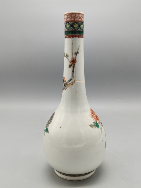 古玩陶瓷花鳥紋五彩瓶真品鑒賞圖