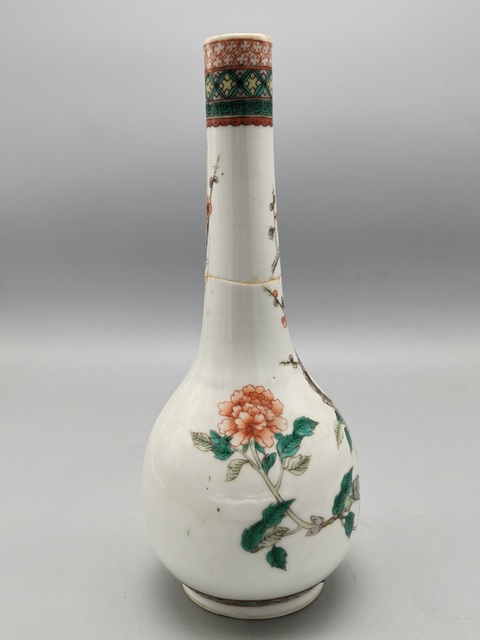 古玩陶瓷花鳥紋五彩瓶真品鑒賞圖
