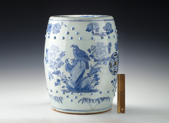 古玩陶瓷清晚·青花花鳥紋繡墩拍賣，當前價格1666元