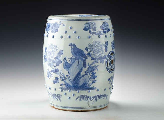 古玩陶瓷清晚·青花花鳥紋繡墩拍賣，當前價格1666元