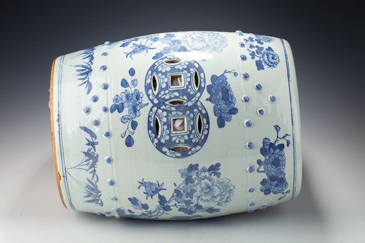 古玩陶瓷清晚·青花花鳥紋繡墩拍賣，當前價格1666元