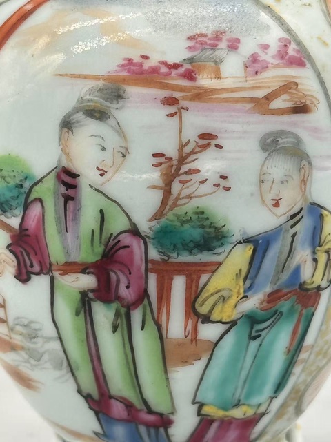 古玩陶瓷人物紋廣彩瓶真品鑒賞圖