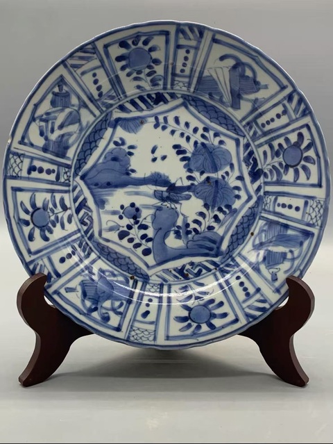 古玩陶瓷飛黃騰達青花盤真品鑒賞圖