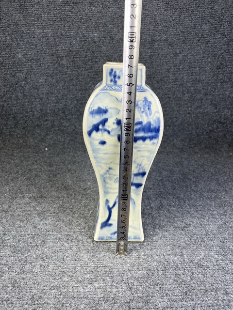 古玩陶瓷青花通景山水人物四方瓶真品鑒賞圖