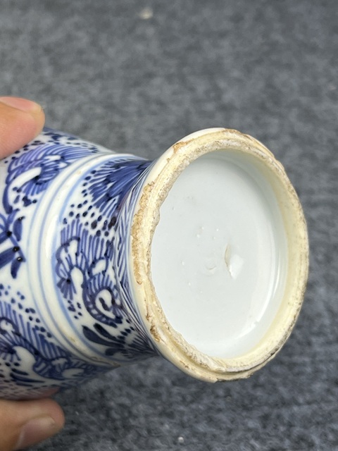 古玩陶瓷青花團花紋雞腿瓶真品鑒賞圖