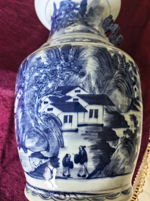 古玩陶瓷青花盤口瓶真品鑒賞圖