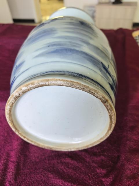 古玩陶瓷青花盤口瓶真品鑒賞圖