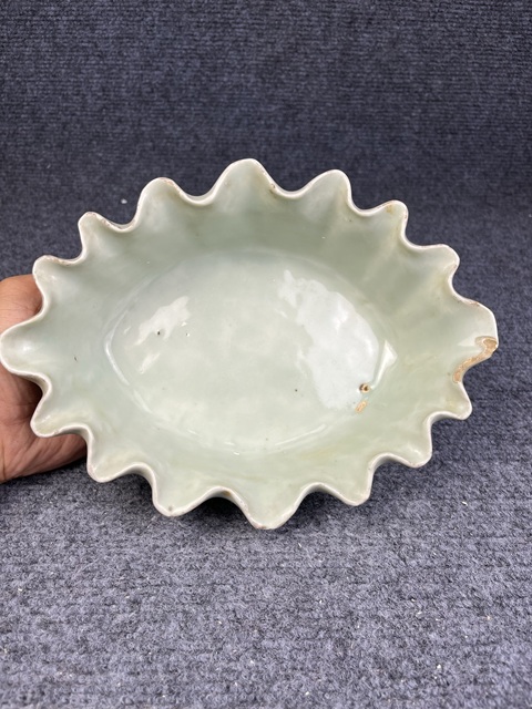 古玩陶瓷豆青加彩山水風景紋花口水仙盆真品鑒賞圖