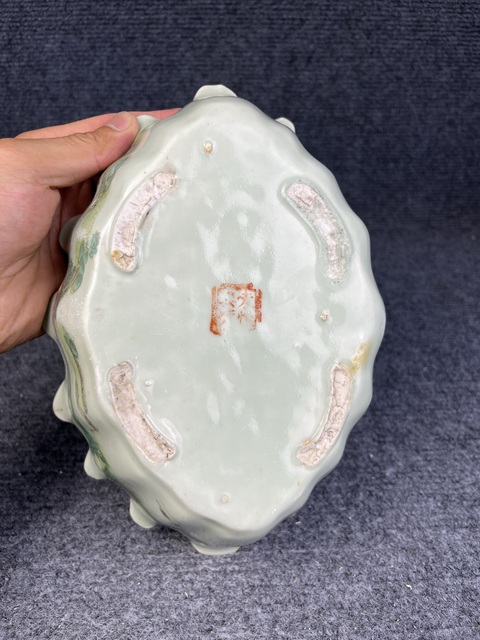 古玩陶瓷豆青加彩山水風景紋花口水仙盆真品鑒賞圖
