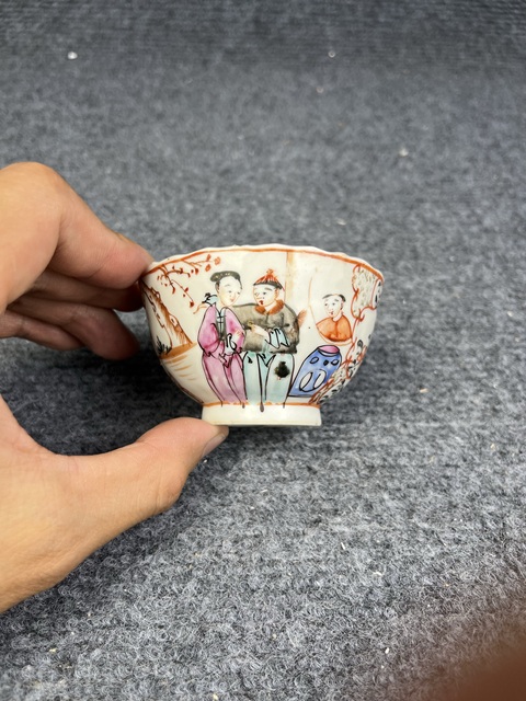 古玩陶瓷乾隆廣彩滿大人花口杯真品鑒賞圖