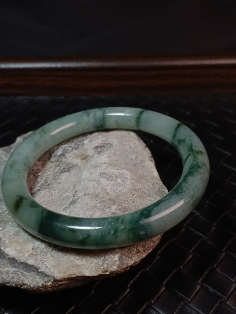 古玩玉器清代天然翡翠飄藍花手鐲拍賣，當前價格14000元