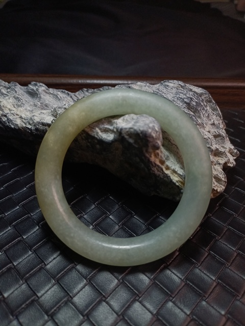 古玩玉器清代天然翡翠手鐲拍賣,當(dāng)前價(jià)格5500元
