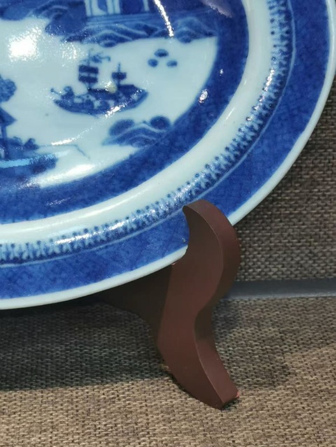 古玩陶瓷樓臺亭閣山水紋青花盤真品鑒賞圖