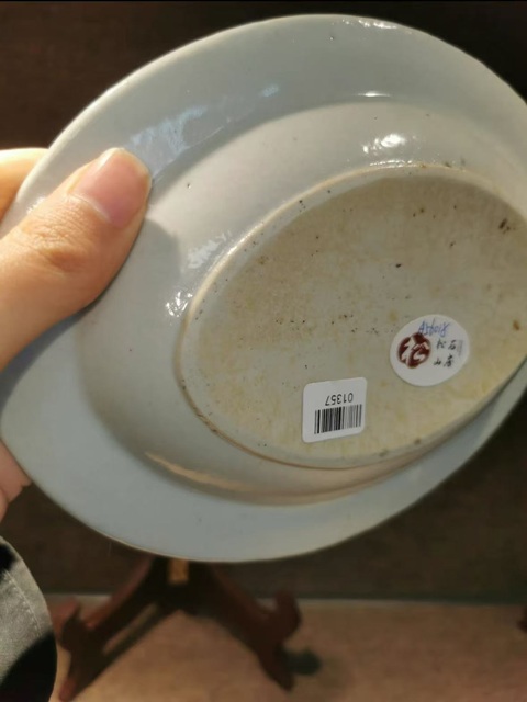 古玩陶瓷樓臺亭閣山水紋青花盤真品鑒賞圖