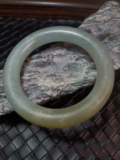 古玩玉器清代天然翡翠手鐲拍賣,當(dāng)前價(jià)格5500元