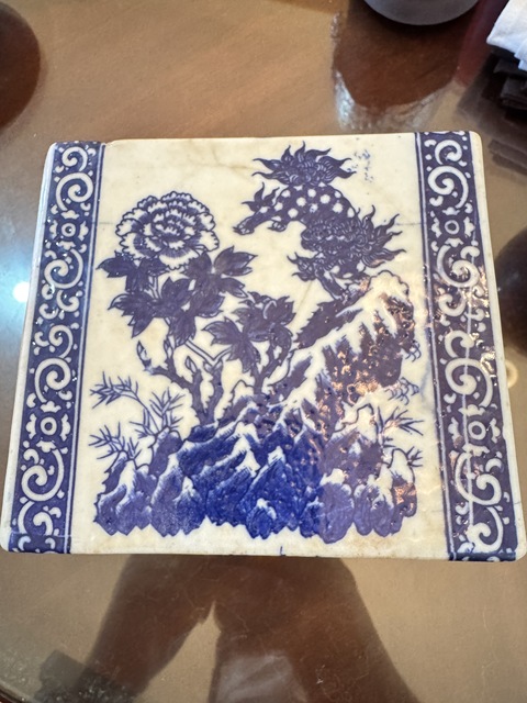 古玩陶瓷青花獅紋脈枕真品鑒賞圖