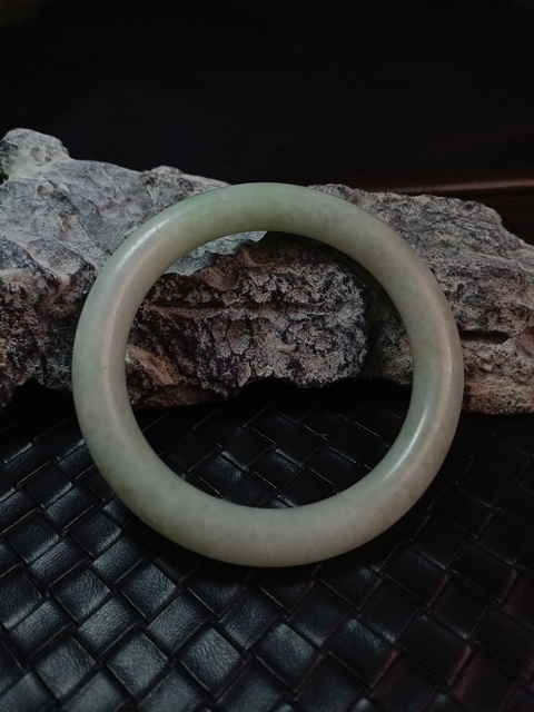 古玩玉器清代天然翡翠手鐲拍賣，當(dāng)前價(jià)格9500元