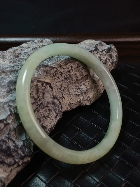 古玩玉器（放漏）清代天然翡翠手鐲拍賣，當前價格4200元