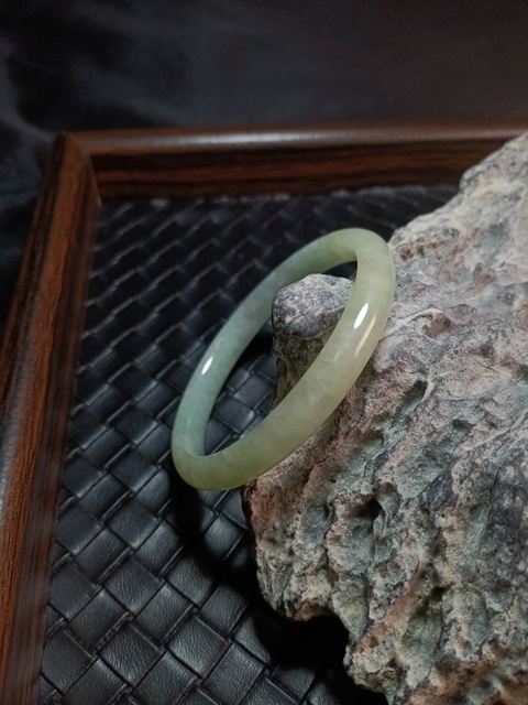 古玩玉器（放漏）清代天然翡翠手鐲拍賣，當前價格4200元