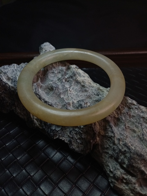 古玩玉器清代天然糯冰翡翠手鐲拍賣，當前價格6500元