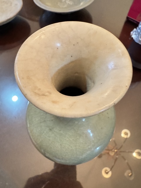 古玩陶瓷郎綠釉撇口瓶真品鑒賞圖