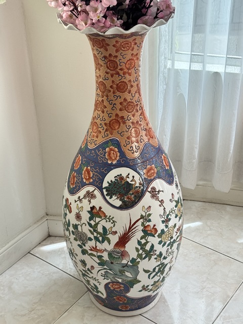 古玩陶瓷粉彩雉雞牡丹圖花口瓶，偏老真品鑒賞圖