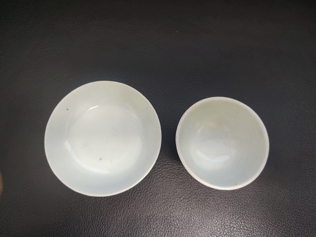 古玩陶瓷豆青釉杯盤真品鑒賞圖
