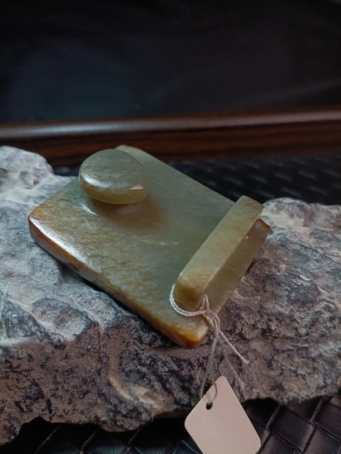 古玩玉器（一口價(jià)放漏）老料幾十年工和田玉鑲嵌老銀帶扣拍賣，當(dāng)前價(jià)格5800元