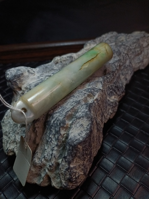 古玩玉器(放漏了)清代翡翠雕“素紋翎管”拍賣,當(dāng)前價格4688元