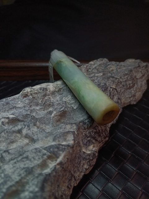 古玩玉器(放漏了)清代翡翠雕“素紋翎管”拍賣,當(dāng)前價格4688元