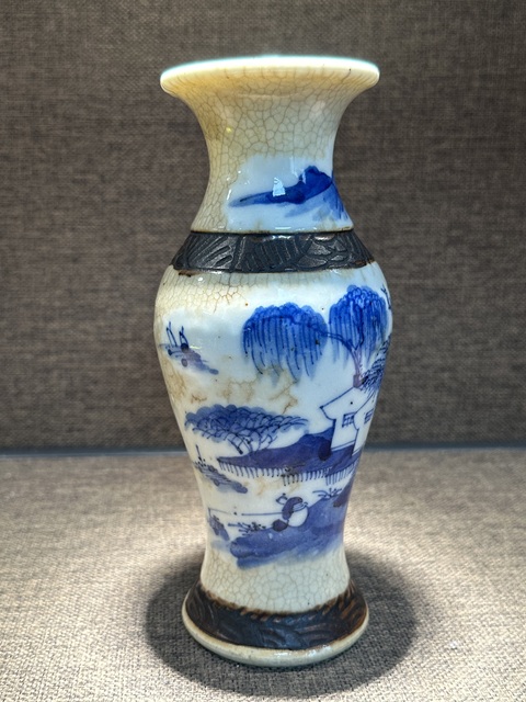 古玩陶瓷哥釉地鐵銹釉青花觀音瓶真品鑒賞圖