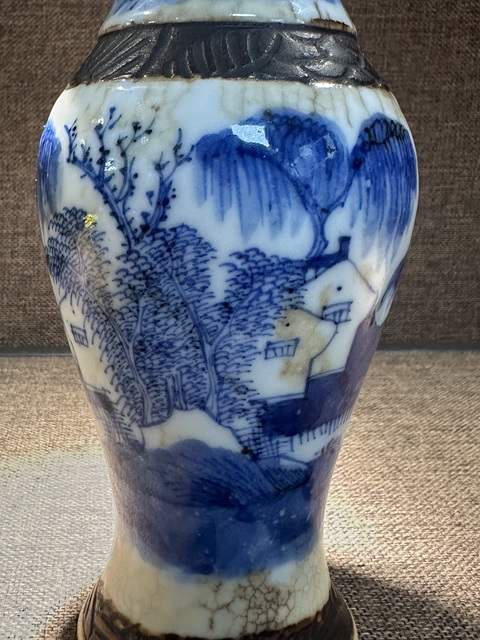古玩陶瓷哥釉地鐵銹釉青花觀音瓶真品鑒賞圖