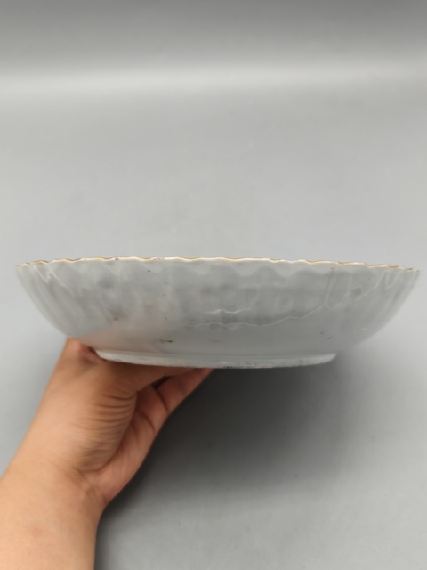古玩陶瓷樓臺亭閣山水紋青花盤真品鑒賞圖