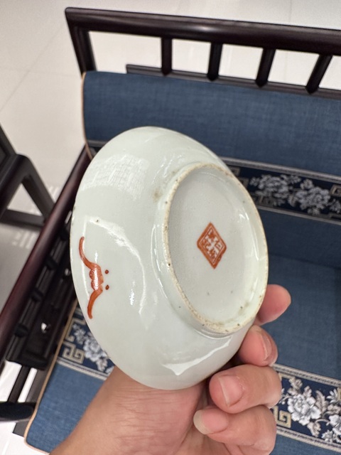 古玩陶瓷粉彩盤真品鑒賞圖