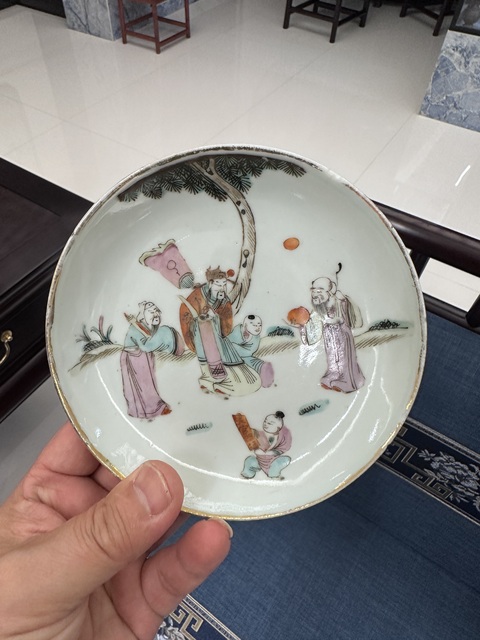 古玩陶瓷粉彩盤真品鑒賞圖