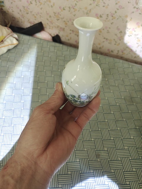 古玩陶瓷粉彩飛黃騰達圖撇口瓶真品鑒賞圖