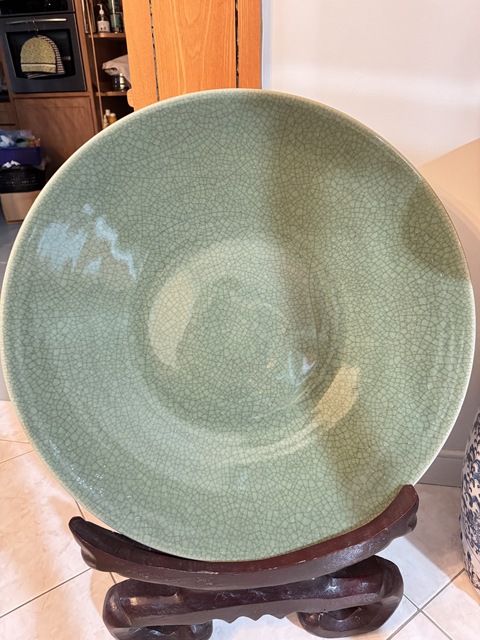 古玩陶瓷綠哥釉大盤真品鑒賞圖