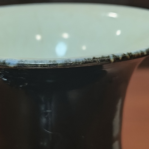 古玩陶瓷烏金釉貼塑瓶真品鑒賞圖